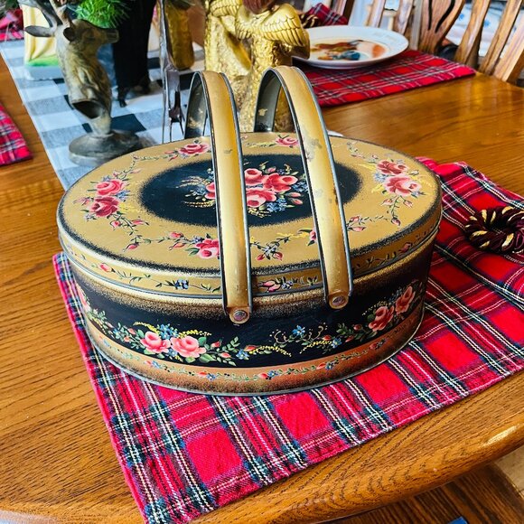 Vintage Other - ❤️RESERVED❤️Vintage oval tole painted tin with handles